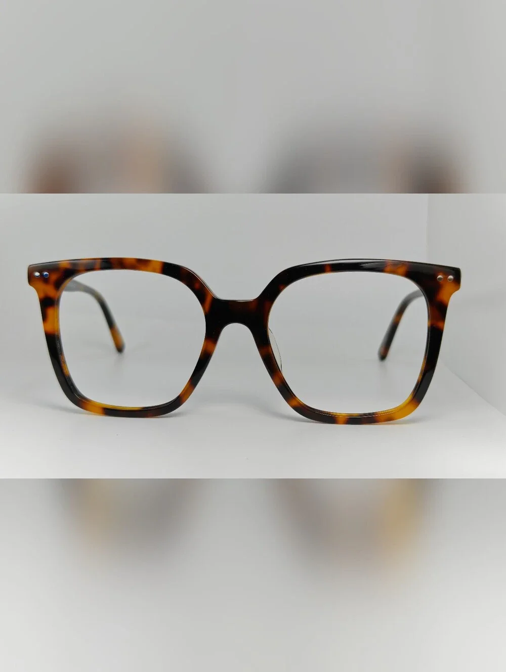 Parasol Traditional Tortoiseshell Square Frame Women's Eyewear.